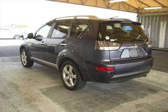 2005 Mitsubishi Outlander Pictures