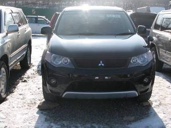 2005 Mitsubishi Outlander Photos