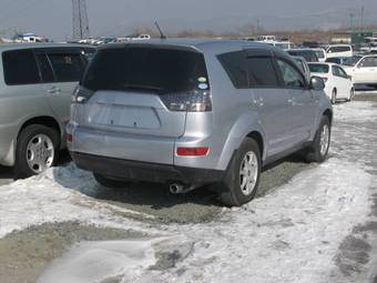 2005 Mitsubishi Outlander Pictures