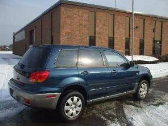2005 Mitsubishi Outlander Photos