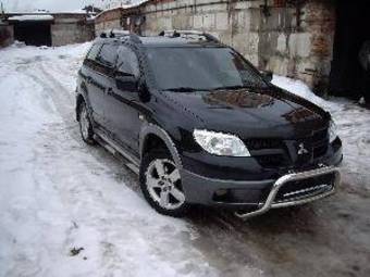 2005 Mitsubishi Outlander Pictures