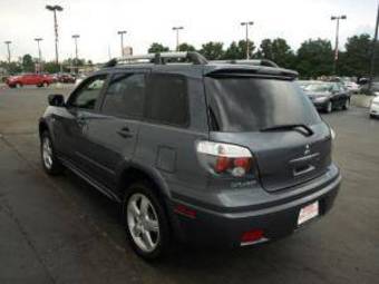 2005 Mitsubishi Outlander Pics
