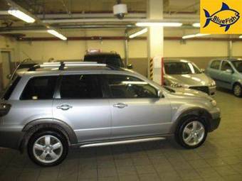 2005 Mitsubishi Outlander Pictures
