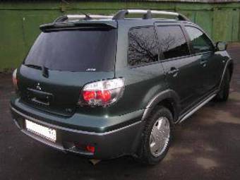 2005 Mitsubishi Outlander Pictures