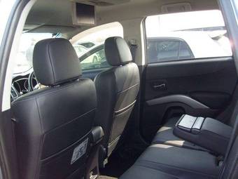 2005 Mitsubishi Outlander Wallpapers