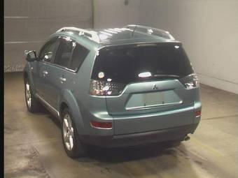 2005 Mitsubishi Outlander Pics