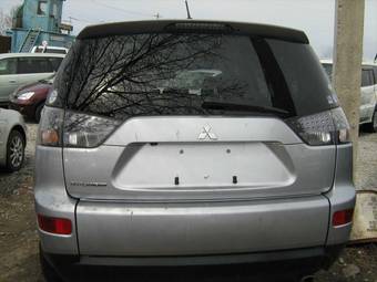 2005 Mitsubishi Outlander Images