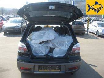 2005 Mitsubishi Outlander Pics