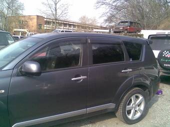 2005 Mitsubishi Outlander Pictures