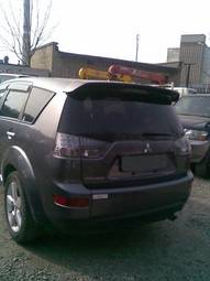 2005 Mitsubishi Outlander Photos