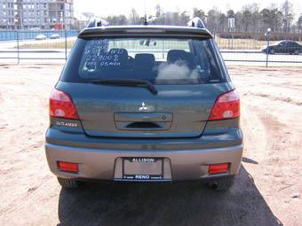 2005 Mitsubishi Outlander Pictures