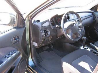 2005 Mitsubishi Outlander Photos