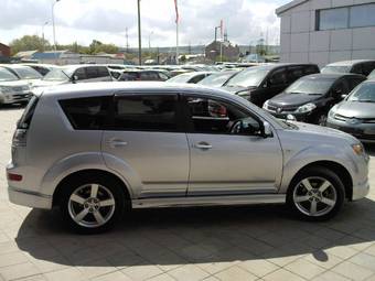 2005 Mitsubishi Outlander Pics