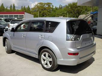 2005 Mitsubishi Outlander Pictures