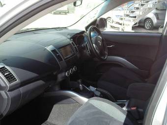 2005 Mitsubishi Outlander Pictures