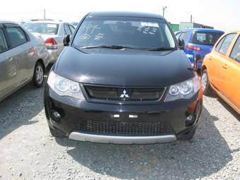 2005 Mitsubishi Outlander Photos