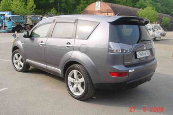 2005 Mitsubishi Outlander Pictures