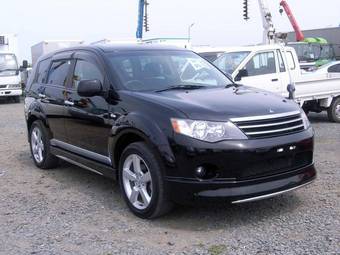 2005 Mitsubishi Outlander Images