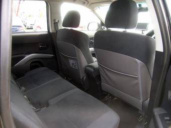 2005 Mitsubishi Outlander Pictures