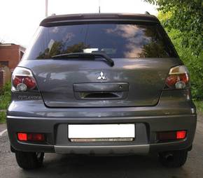 2005 Mitsubishi Outlander Pictures