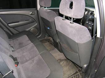 2005 Mitsubishi Outlander Pictures