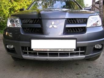 2005 Mitsubishi Outlander Pics