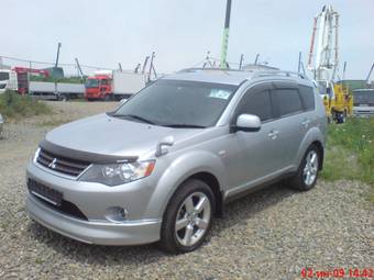 2005 Mitsubishi Outlander Pictures