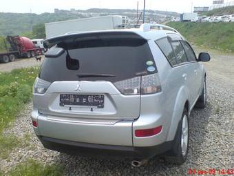 2005 Mitsubishi Outlander Pics