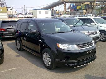 2005 Mitsubishi Outlander Pics