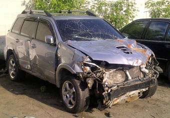 2005 Mitsubishi Outlander Photos