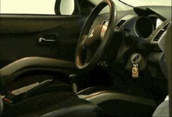 2005 Mitsubishi Outlander Photos