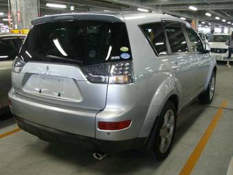2005 Mitsubishi Outlander Pictures