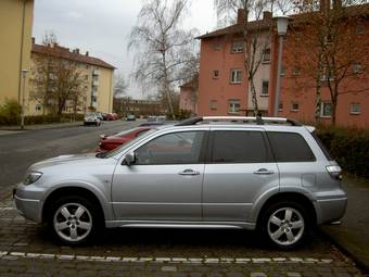 2005 Mitsubishi Outlander Pictures