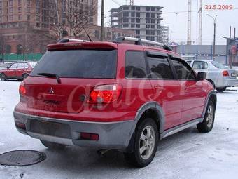 2005 Mitsubishi Outlander Pictures