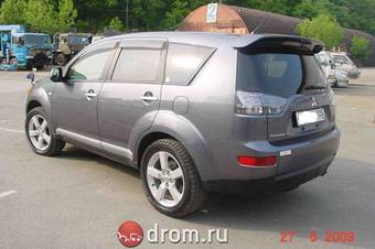 2005 Mitsubishi Outlander Pictures