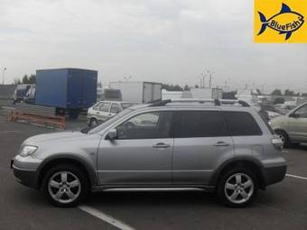2005 Mitsubishi Outlander Pictures