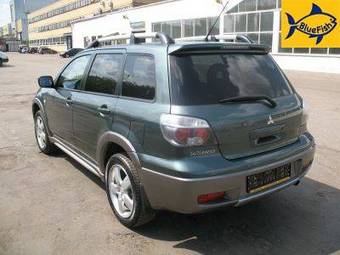 2005 Mitsubishi Outlander Pictures