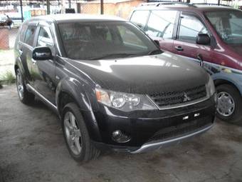 2005 Mitsubishi Outlander Pictures