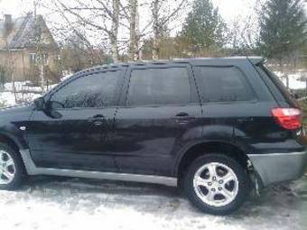 2005 Mitsubishi Outlander Pictures