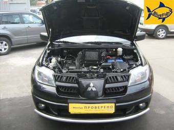 2005 Mitsubishi Outlander Pictures