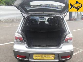 2005 Mitsubishi Outlander Pictures