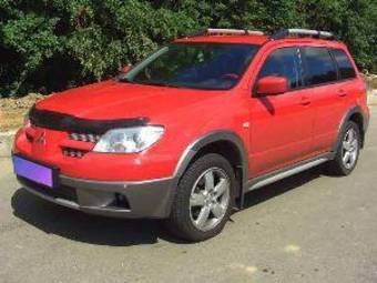 2005 Mitsubishi Outlander Pictures