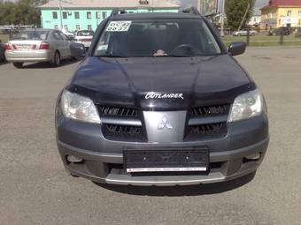 2005 Mitsubishi Outlander Photos