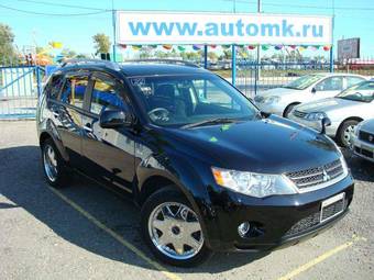 2005 Mitsubishi Outlander Pictures