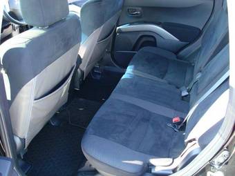 2005 Mitsubishi Outlander Pictures