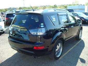 2005 Mitsubishi Outlander Pictures