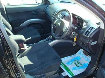 2005 Mitsubishi Outlander Pictures