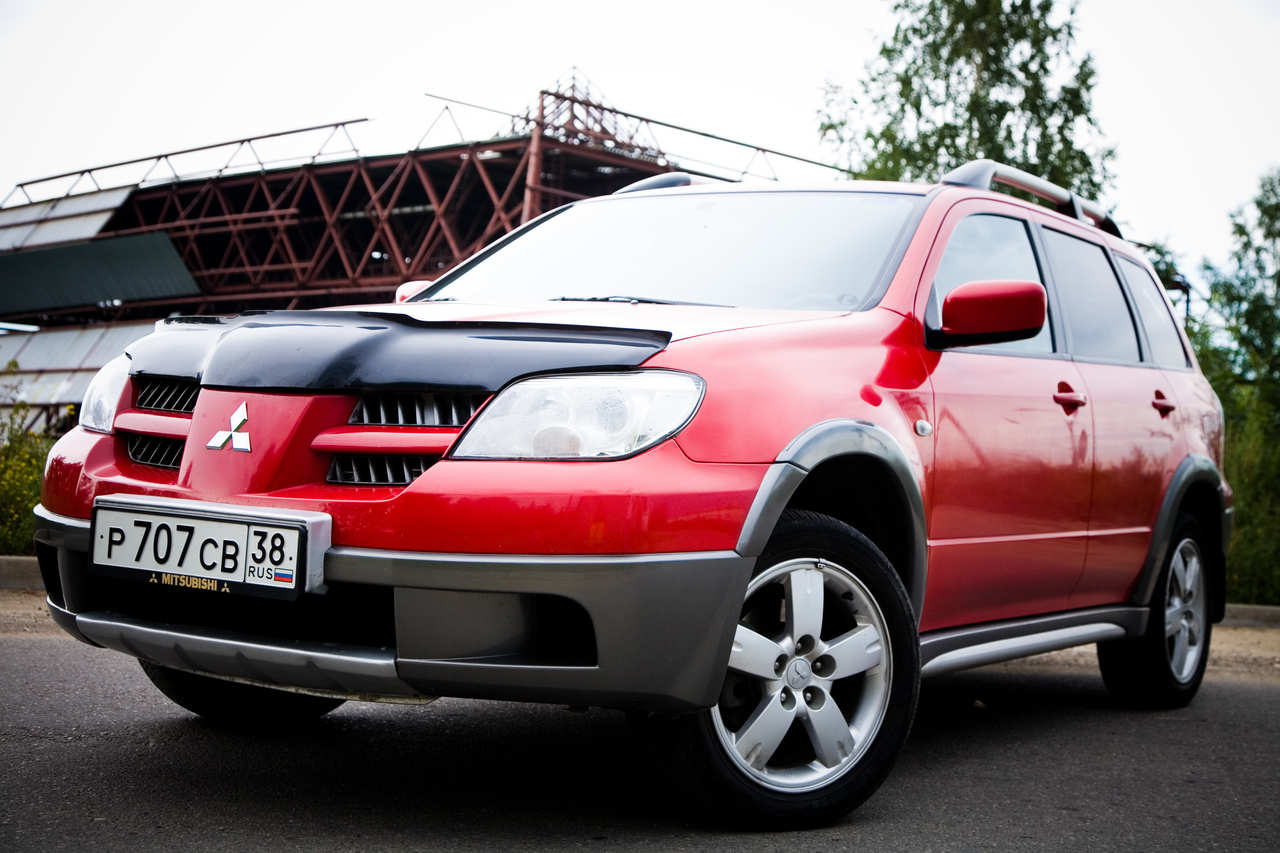 2005 Mitsubishi Outlander specs, Engine size 2.4, Fuel