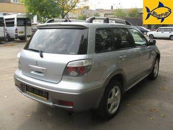 2005 Mitsubishi Outlander Pictures