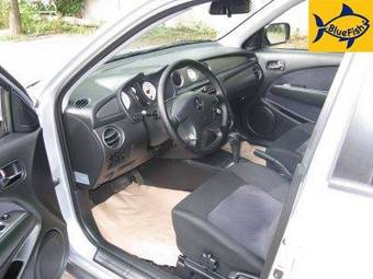 2005 Mitsubishi Outlander Photos